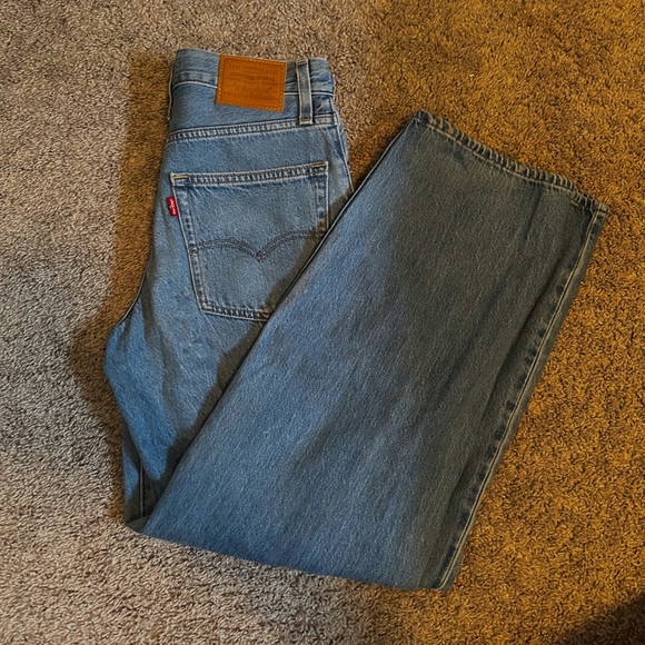 Levi’s Baggy Dad Jeans - Picture 1 of 4